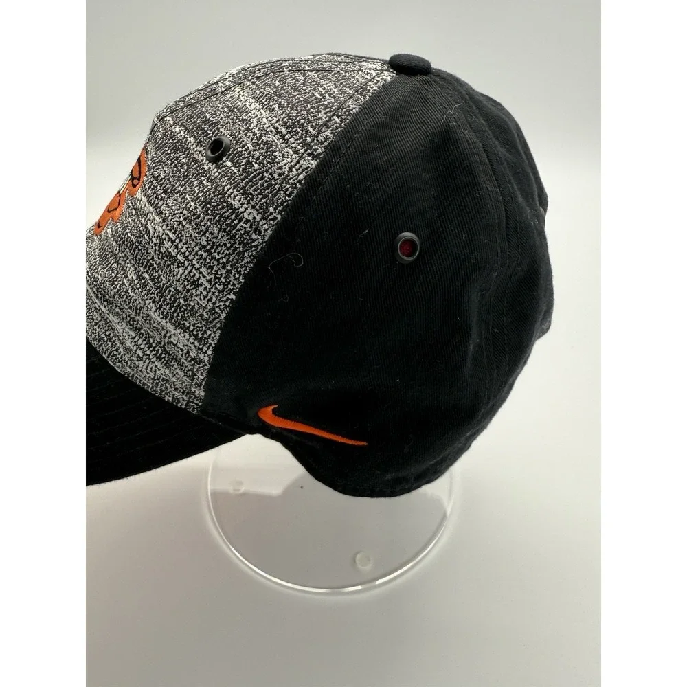 Baltimore Orioles Nike New Day H86 Adjustable‎ Hat in heathered gray and black